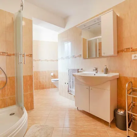 Apartmani Sandra Rovini Moscenice Exterior photo